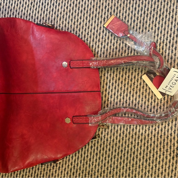 RORY 3 COMPARTMENT BOWLER BAG - Picture 2 of 3